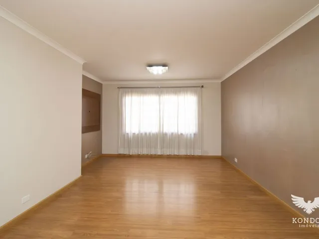 Casa 3 quartos e 4 banheiros, à venda, no bairro Orleans em Curitiba
