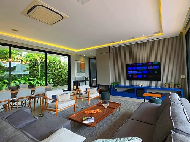 Casa com 1085m² 3 quartos e 5 banheiros, à venda, no bairro Jardim Estância Brasil em Atibaia