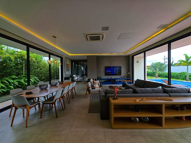 Casa com 1085m² 3 quartos e 5 banheiros, à venda, no bairro Jardim Estância Brasil em Atibaia