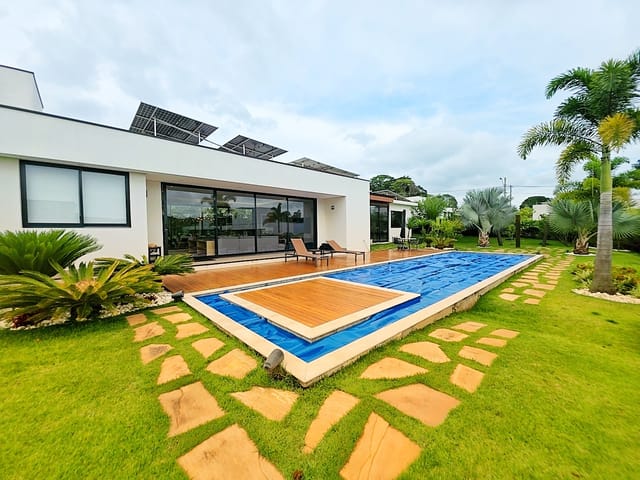Casa com 1085m² 3 quartos e 5 banheiros, à venda, no bairro Jardim Estância Brasil em Atibaia