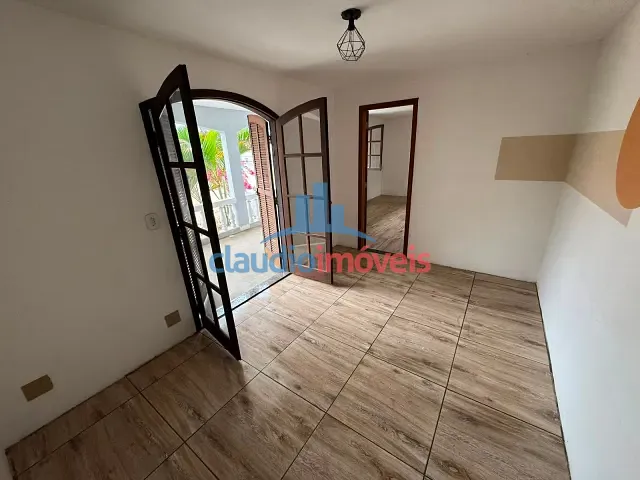 Casa com 196m² 2 quartos e 2 banheiros, à venda, no bairro Jardim Belvedere em Volta Redonda