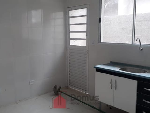 Casa à venda, no bairro Jardim Carlota em Pindamonhangaba