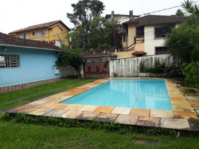 Casa à venda, no bairro Castelanea em Petrópolis