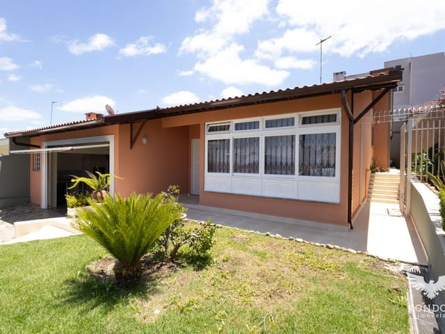 Casa com 450m² 4 quartos e 4 banheiros, à venda, no bairro São Braz em Curitiba