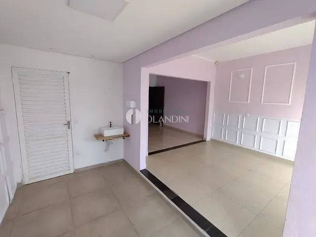 Casa com 300m², à venda, no bairro Centro em Artur Nogueira