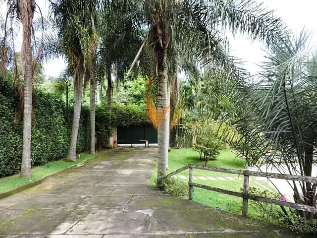 Casa com 1123m² 5 quartos e 8 banheiros, à venda, no bairro Chácara Vale do Rio Cotia em Carapicuíba
