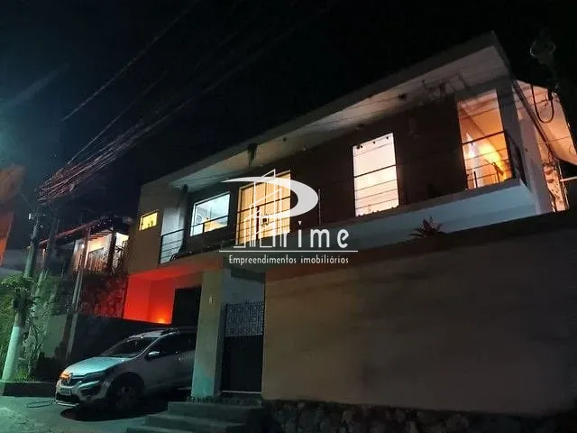 Casa com 500m² 5 quartos e 5 banheiros, à venda, no bairro Itacoatiara em Niterói