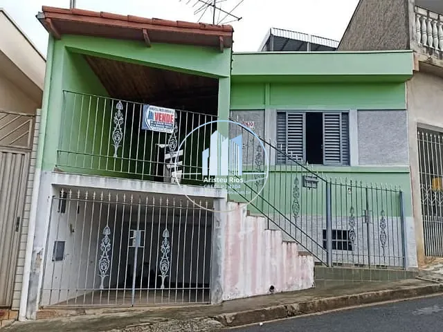 Casa com 105m² 2 quartos e 1 banheiro, à venda, no bairro Saúde em Pouso Alegre