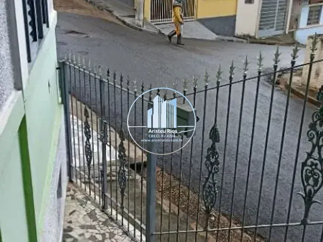Casa com 105m² 2 quartos e 1 banheiro, à venda, no bairro Saúde em Pouso Alegre