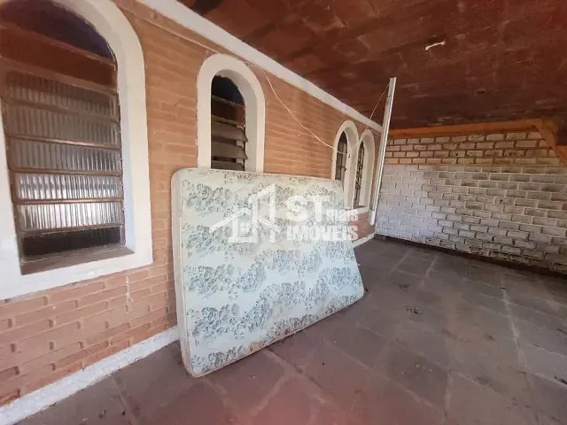 Casa com 216m² 3 quartos e 1 banheiro, à venda, no bairro Vila Leite em Andradas
