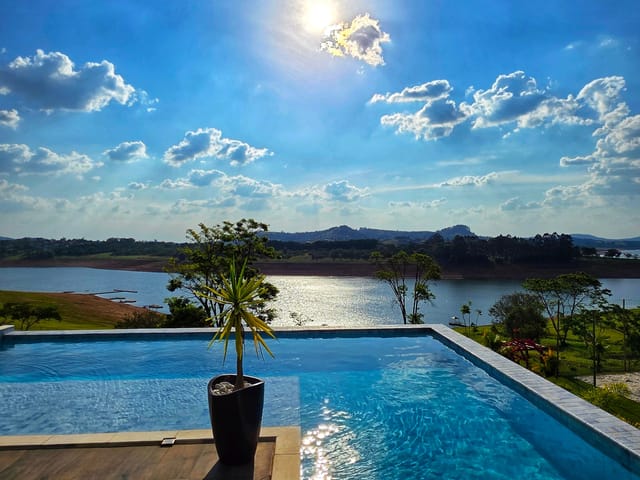 Casa com 3500m² 10 quartos e 12 banheiros, à venda, no bairro Represa em Piracaia