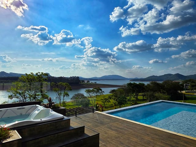 Casa com 3500m² 10 quartos e 12 banheiros, à venda, no bairro Represa em Piracaia