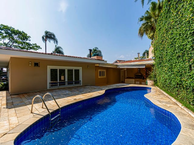 Casa com 649m² 3 quartos e 7 banheiros, à venda ou para alugar, no bairro Jardim Guedala em São Paulo