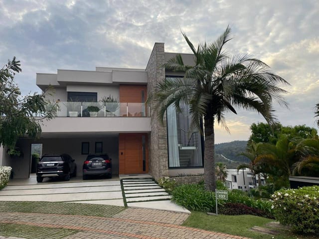 Casa 4 quartos e 6 banheiros, para alugar, no bairro Tamboré em Santana de Parnaíba
