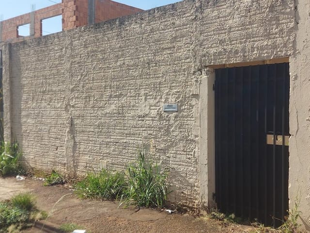 Casa com 200m² 2 quartos e 1 banheiro, à venda, no bairro Santiago em Londrina