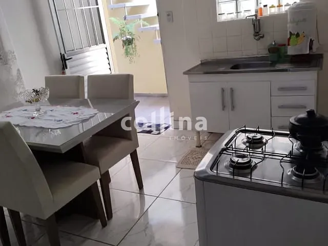 Casa com 154m² 3 quartos e 2 banheiros, à venda, no bairro Vila Silviânia em Carapicuíba
