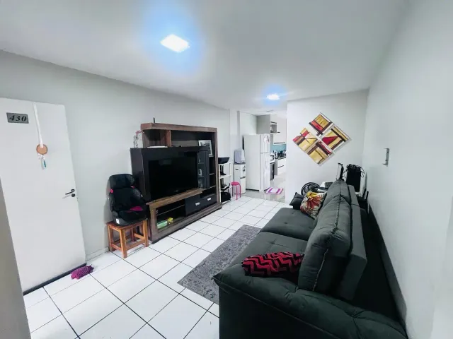 Casa com 240m² 3 quartos e 2 banheiros, à venda, no bairro Petrópolis em Várzea Grande