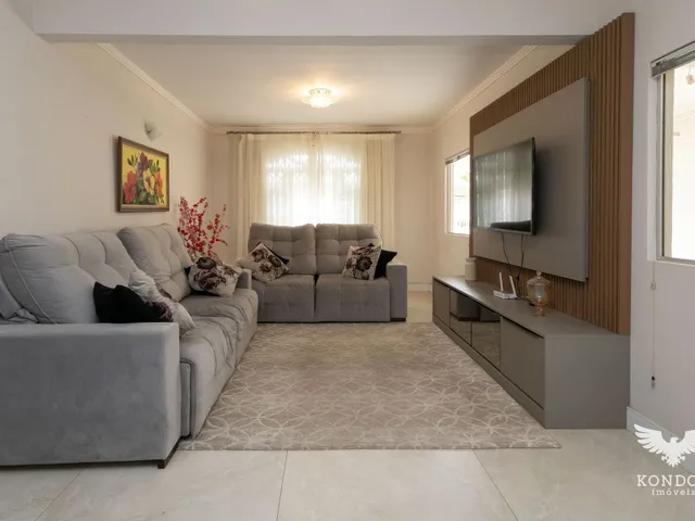 Casa com 360m² 5 quartos e 2 banheiros, à venda, no bairro Butiatuvinha em Curitiba