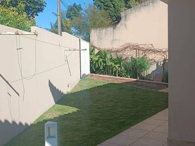 Casa 3 quartos e 1 banheiro, à venda, no bairro Parque Sella em Cambé