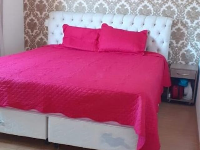 Casa com 250m² 3 quartos e 5 banheiros, à venda, no bairro Jardim das Flores em Cotia