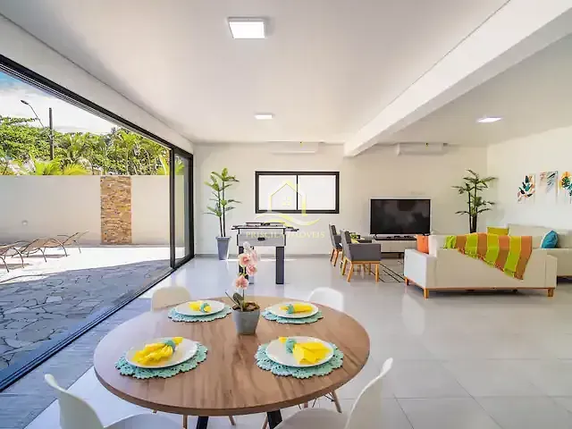 Casa com 1200m² 5 quartos e 7 banheiros, à venda, no bairro Boracéia em São Sebastião