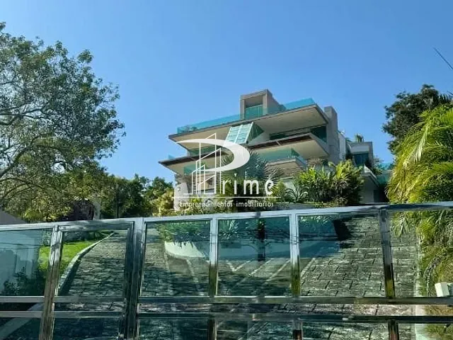 Casa com 1800m² 5 quartos e 8 banheiros, à venda, no bairro Piratininga em Niterói
