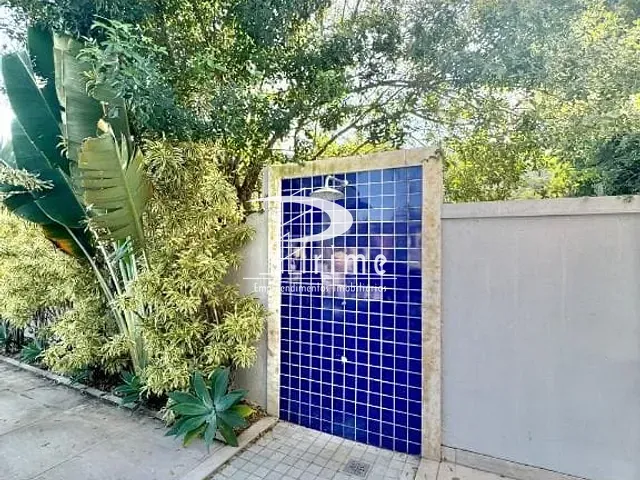 Casa com 1800m² 5 quartos e 8 banheiros, à venda, no bairro Piratininga em Niterói