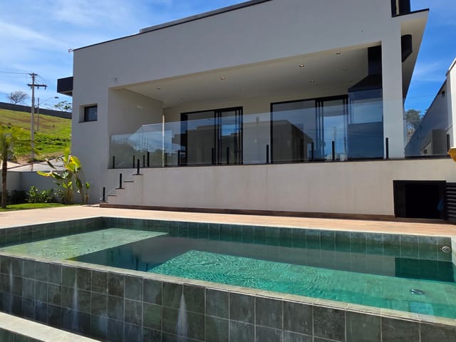 Casa com 400m² 3 quartos e 4 banheiros, à venda, no bairro Loteamento Greenfield em Atibaia