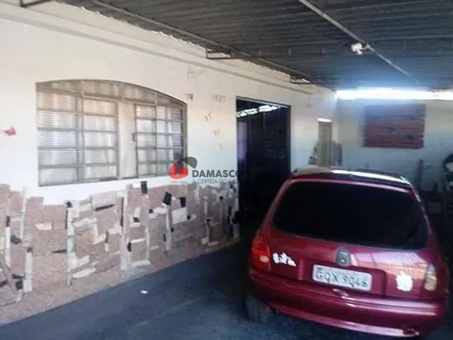 Casa com 280m² 3 quartos e 3 banheiros, à venda, no bairro Jardim Brasil (Vila Xavier) em Araraquara