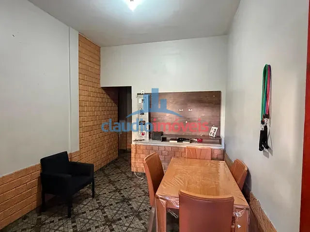 Casa 2 quartos e 2 banheiros, à venda, no bairro Niterói em Volta Redonda