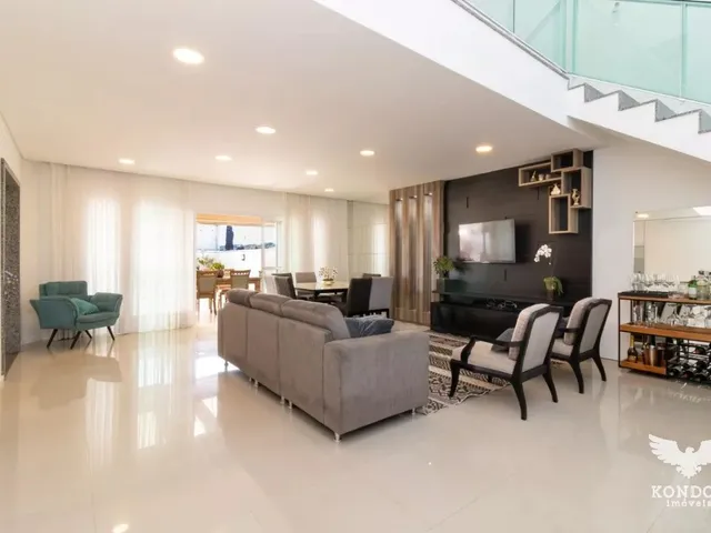 Casa com 316m² 3 quartos e 2 banheiros, à venda, no bairro São Braz em Curitiba