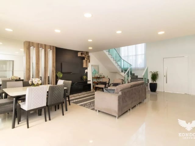 Casa com 316m² 3 quartos e 2 banheiros, à venda, no bairro São Braz em Curitiba