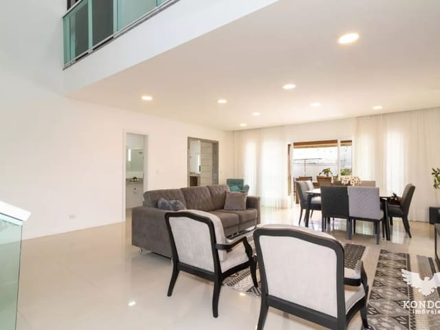 Casa com 316m² 3 quartos e 2 banheiros, à venda, no bairro São Braz em Curitiba