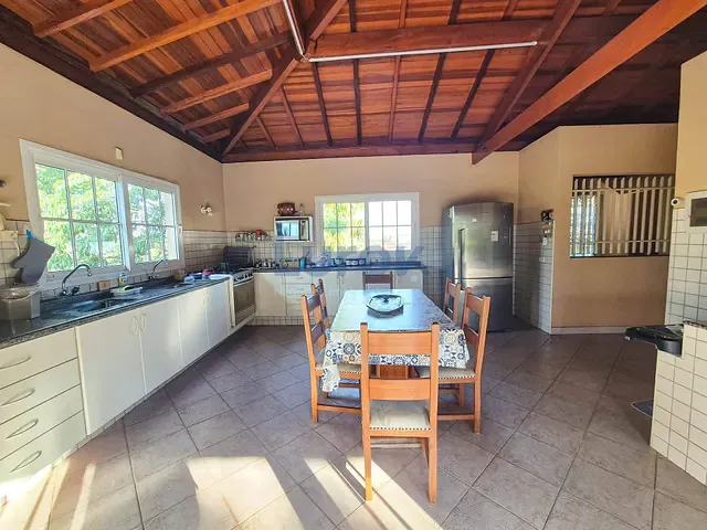 Casa com 1300m² 3 quartos e 5 banheiros, à venda, no bairro Pinheiros em Valinhos