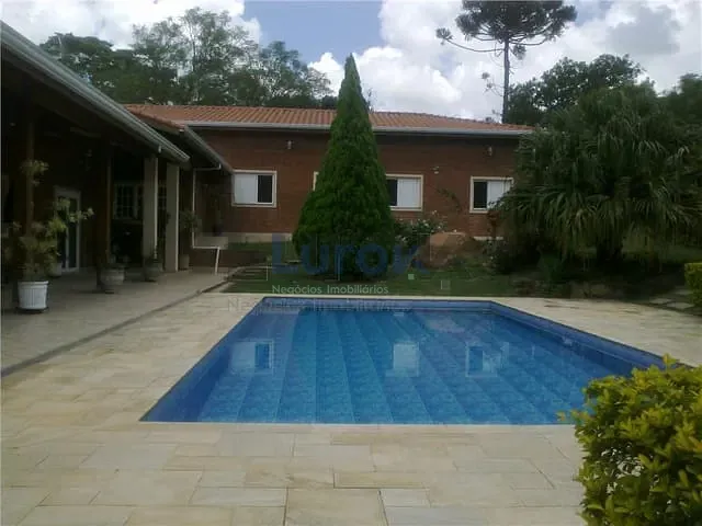 Casa com 1300m² 3 quartos e 5 banheiros, à venda, no bairro Pinheiros em Valinhos