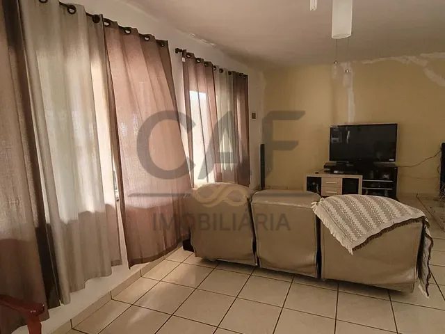 Casa com 330m² 3 quartos e 2 banheiros, à venda, no bairro Jardim Primavera em Jaguariúna