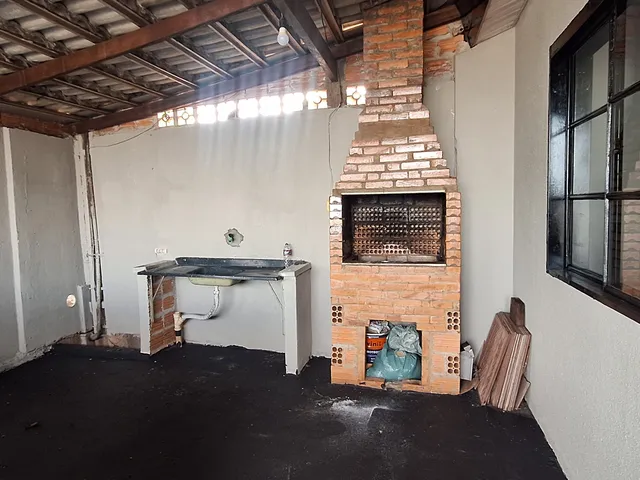 Casa com 150m² 3 quartos e 1 banheiro, para alugar, no bairro Conjunto Habitacional Ulysses Guimarães em Cambé