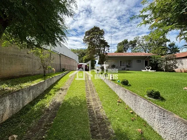 Casa com 930m² 3 quartos e 1 banheiro, à venda, no bairro Centro em Andradas