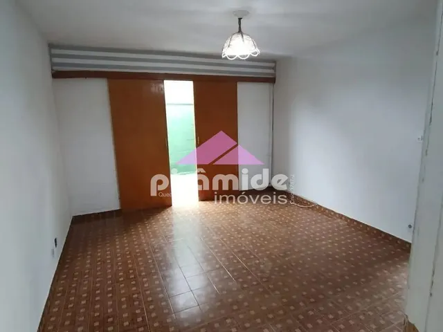 Casa com 10m² 3 quartos e 1 banheiro, para alugar, no bairro Jardim Satélite em São José Dos Campos