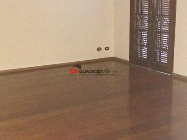 Casa com 200m² 2 quartos e 1 banheiro, à venda, no bairro Campestre em Santo André