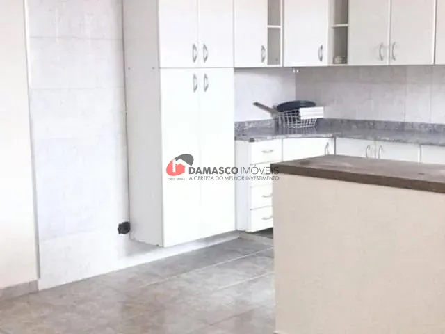 Casa com 200m² 2 quartos e 1 banheiro, à venda, no bairro Campestre em Santo André