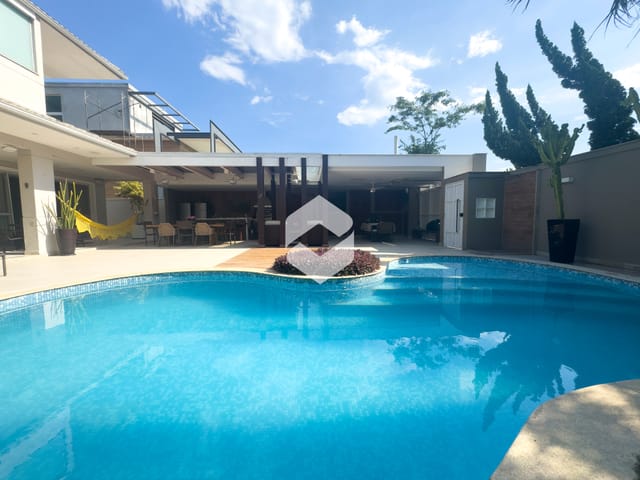 Casa com 600m² 6 quartos e 8 banheiros, à venda, no bairro Barra da Tijuca em Rio de Janeiro