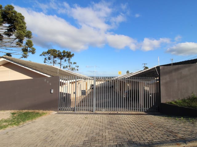 Casa com 57m² 2 quartos e 1 banheiro, à venda, no bairro Contorno em Ponta Grossa
