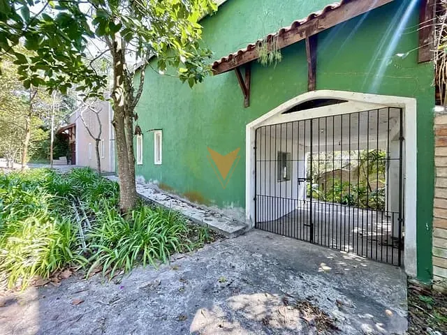 Casa com 1643m² 3 quartos e 3 banheiros, à venda, no bairro Vila Diva em Carapicuíba