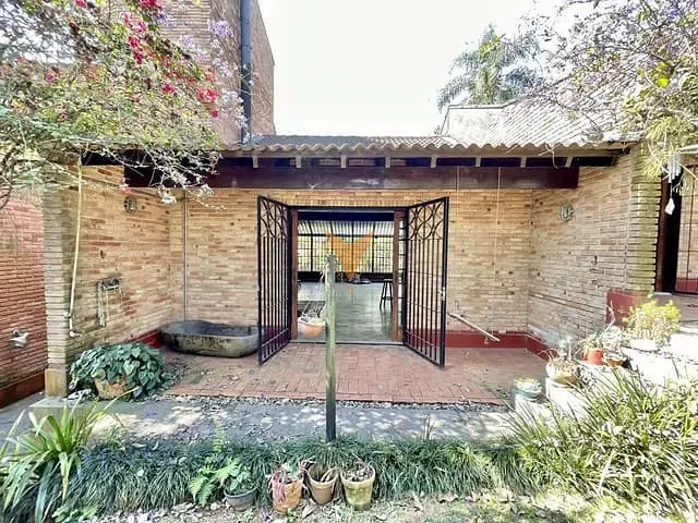Casa com 1643m² 3 quartos e 3 banheiros, à venda, no bairro Vila Diva em Carapicuíba