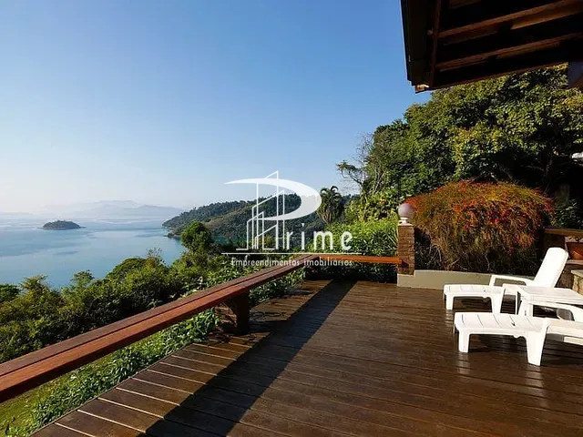 Casa com 3500m² 3 quartos e 3 banheiros, à venda, no bairro Bracuí em Angra dos Reis