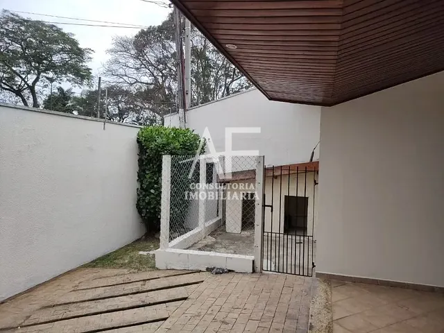 Casa com 520m² 3 quartos e 4 banheiros, para alugar, no bairro Vila São Geraldo em Taubaté