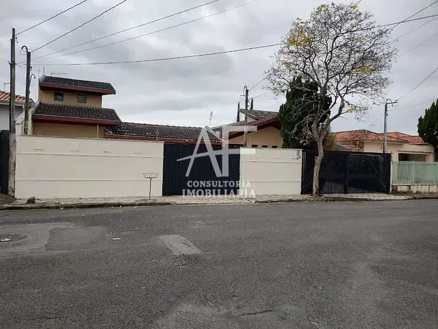Casa com 520m² 3 quartos e 4 banheiros, para alugar, no bairro Vila São Geraldo em Taubaté