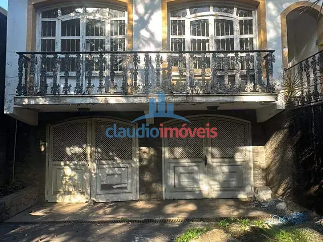 Casa com 715m² 4 quartos e 2 banheiros, à venda, no bairro Laranjal em Volta Redonda