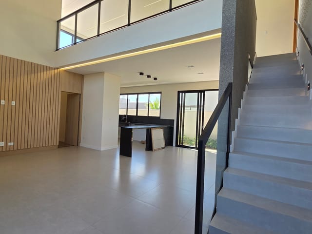 Casa com 252m² 3 quartos e 4 banheiros, à venda, no bairro Parque Tauá em Londrina